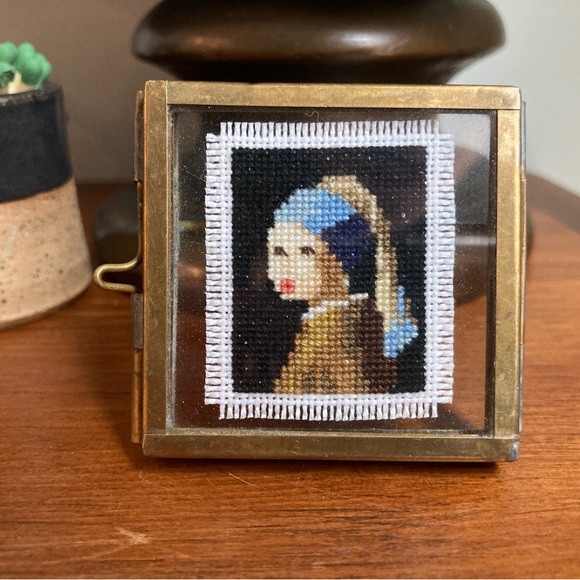 Vermeer’s “Girl with a Pearl Earring” Mini Art Cross Stitch - Picture 4 of 5